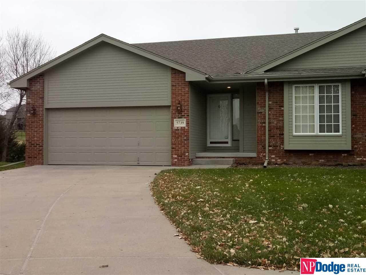 5739 167 Circle - Photo 1
