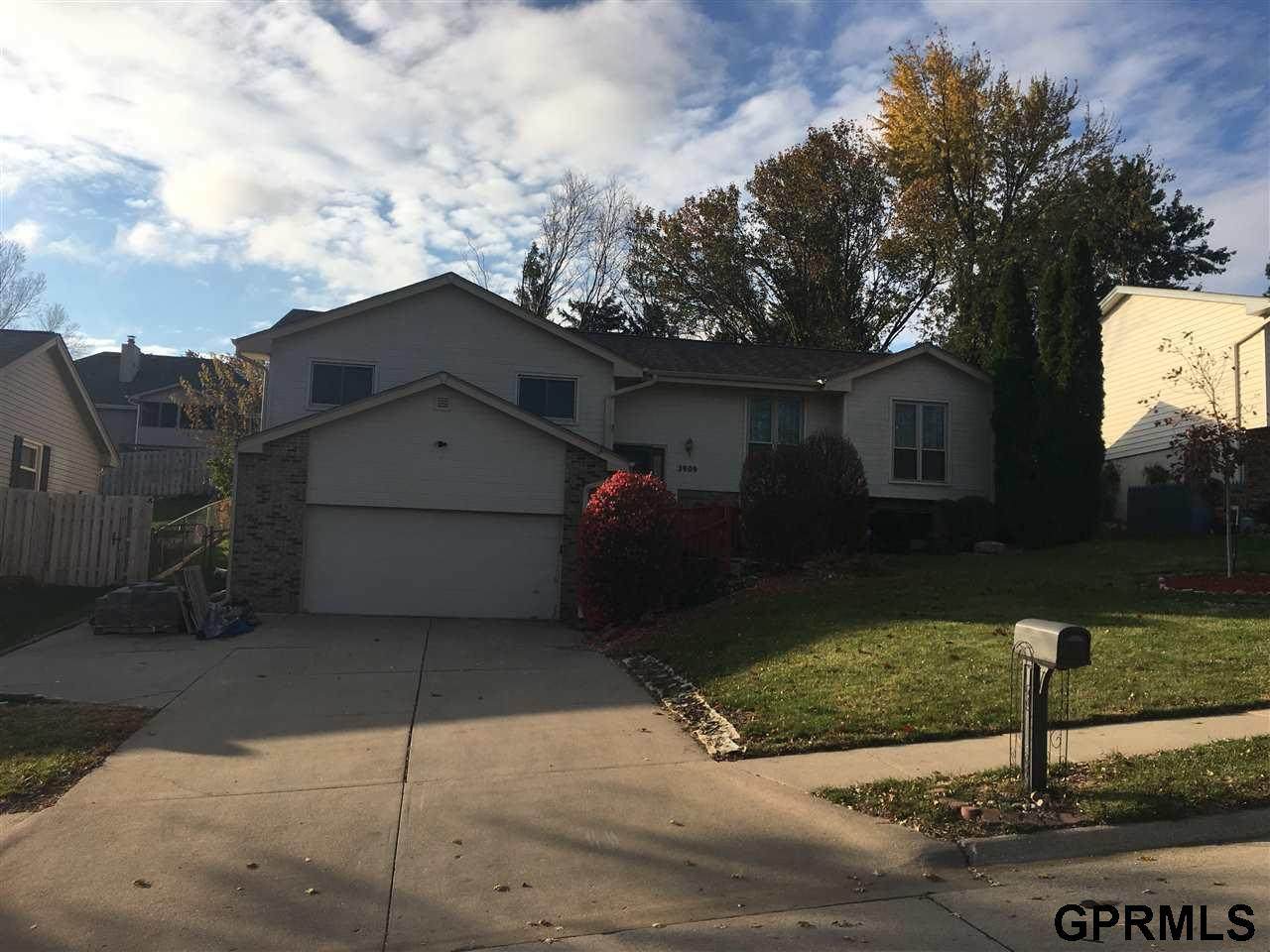 2909 Lynnwood Drive - Photo 1