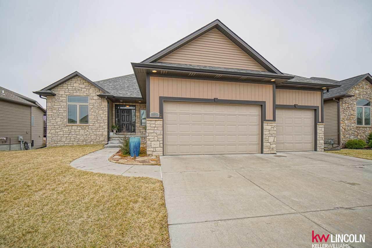 2831 Shadowbrook Drive - Photo 1