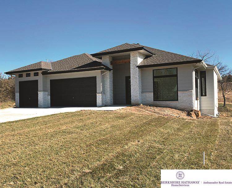 8779 25 Street - Photo 1