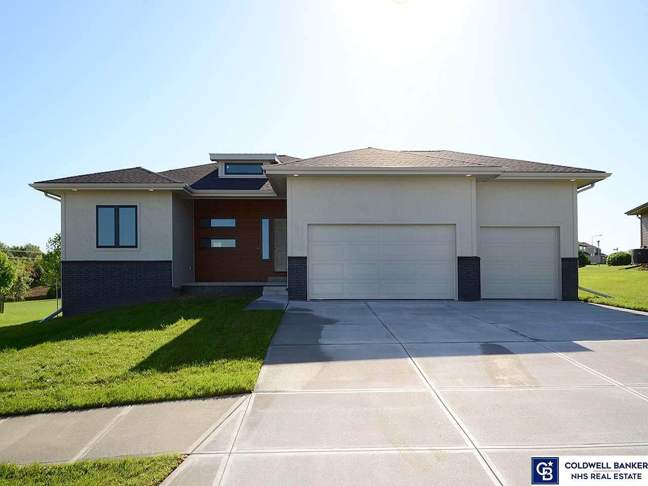 8209 127 Avenue - Photo 1