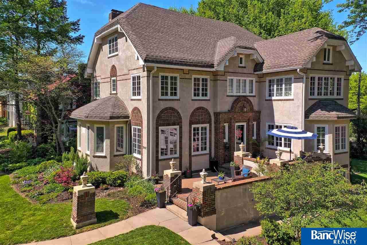 3042 Sheridan Boulevard - Photo 1