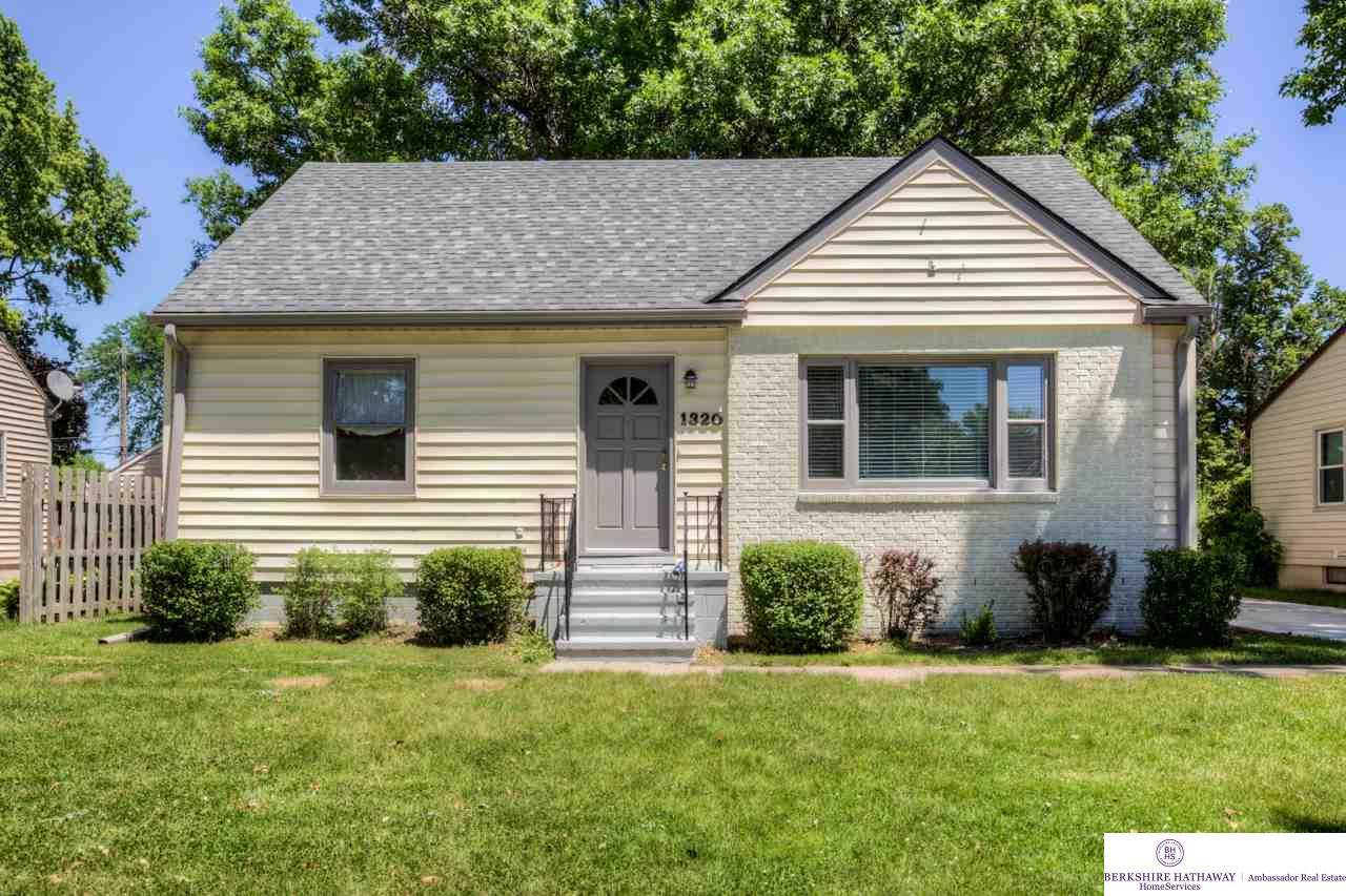 1320 Hancock Street - Photo 1