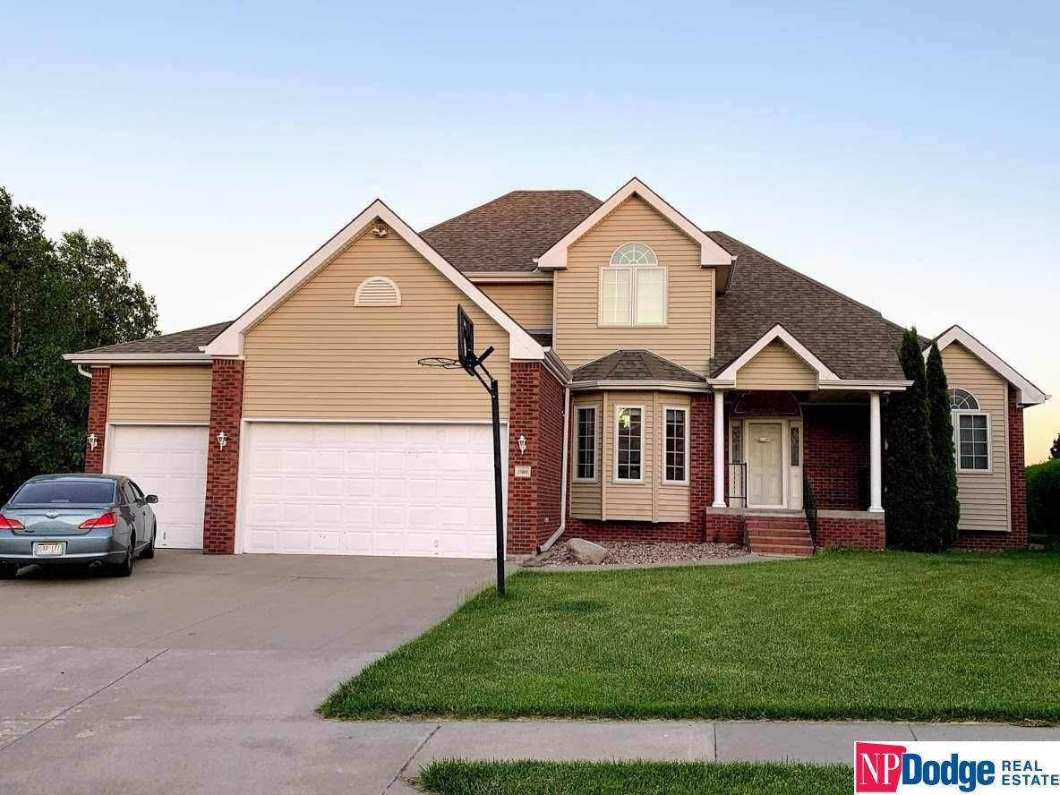 15801 Manderson Street - Photo 1
