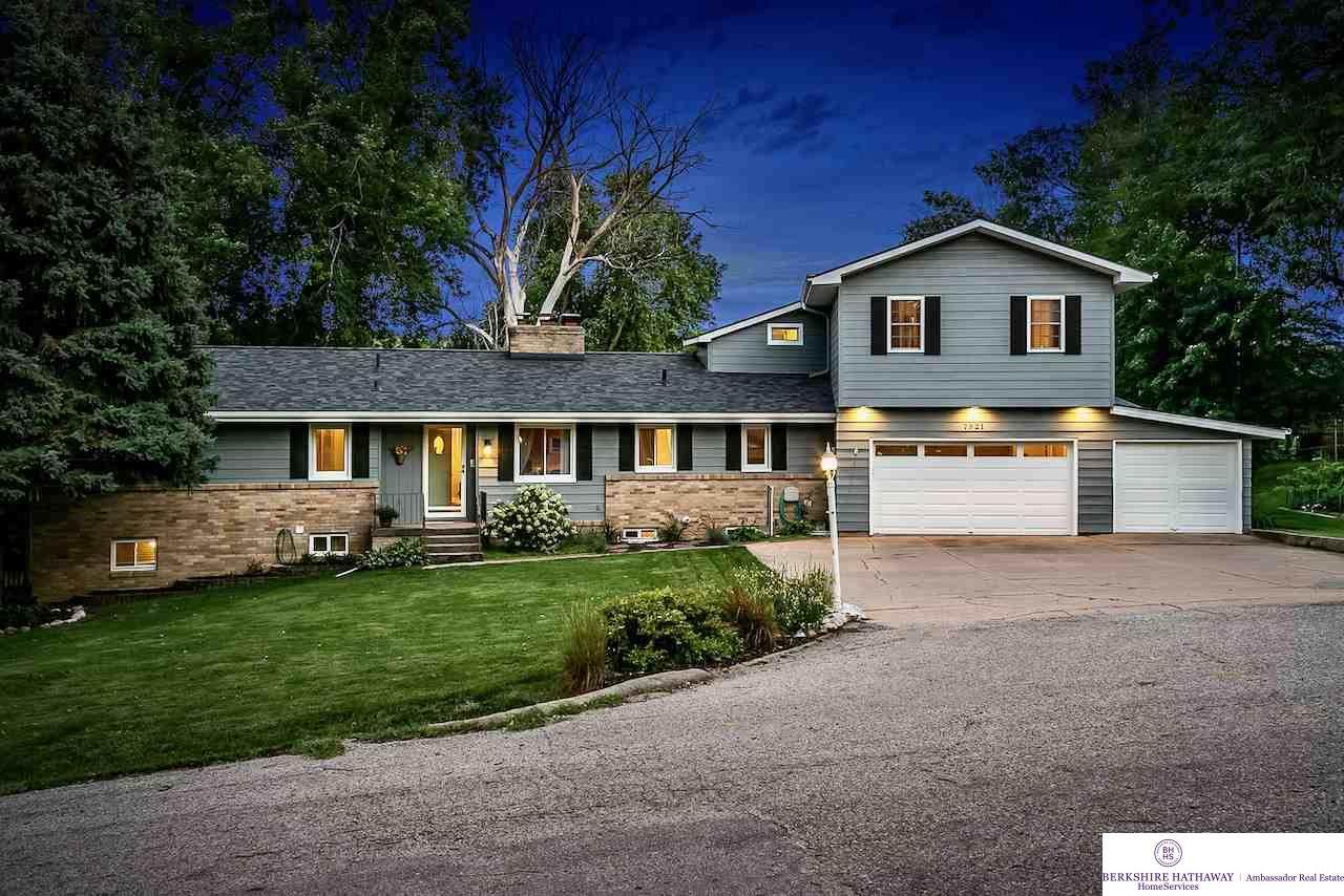 7921 Dewey Avenue - Photo 1