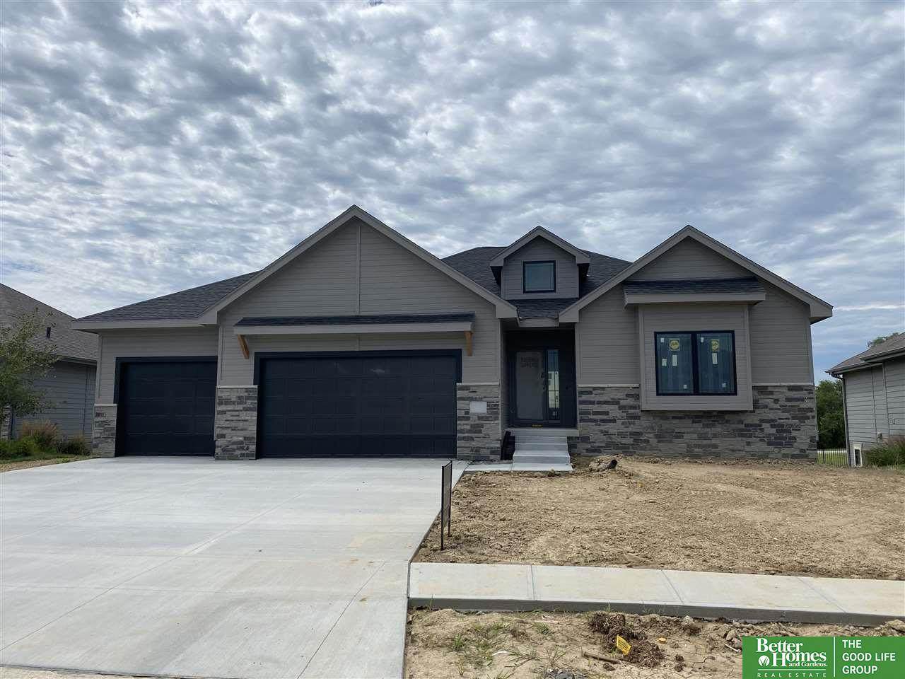 10916 175th Avenue - Photo 1