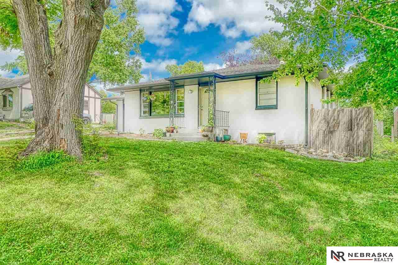 330 38th Street - Photo 1
