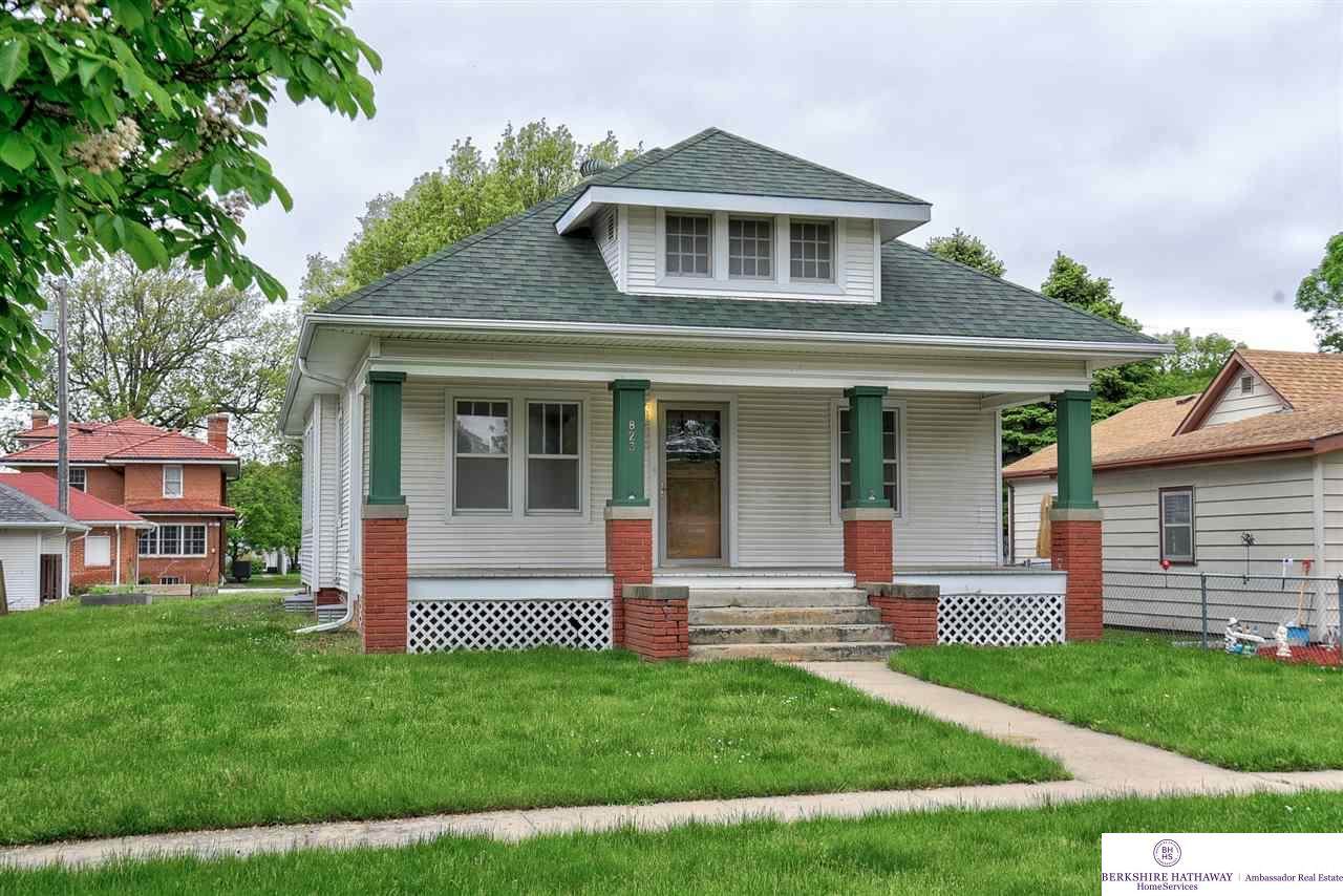 823 6 Street - Photo 1