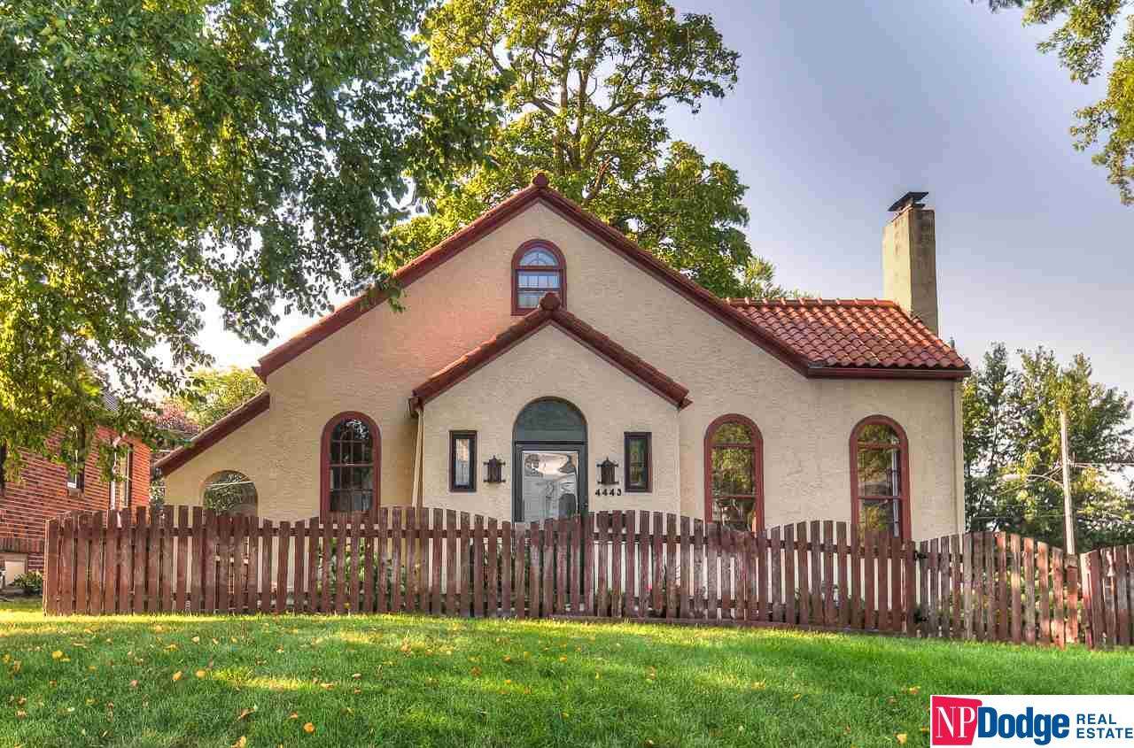 4443 William Street - Photo 1