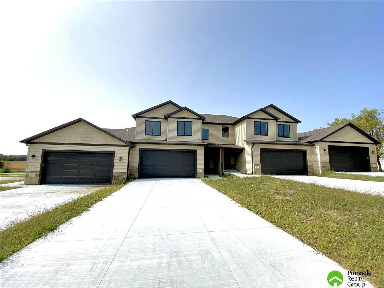 611 Garrett Place - Photo 1