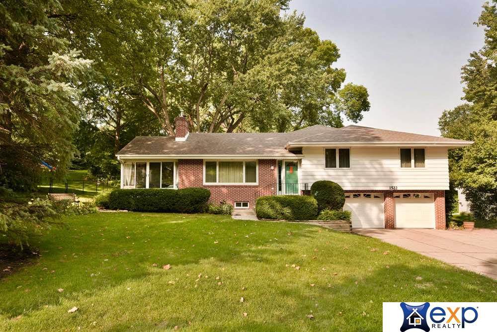 1522 76 Street - Photo 1