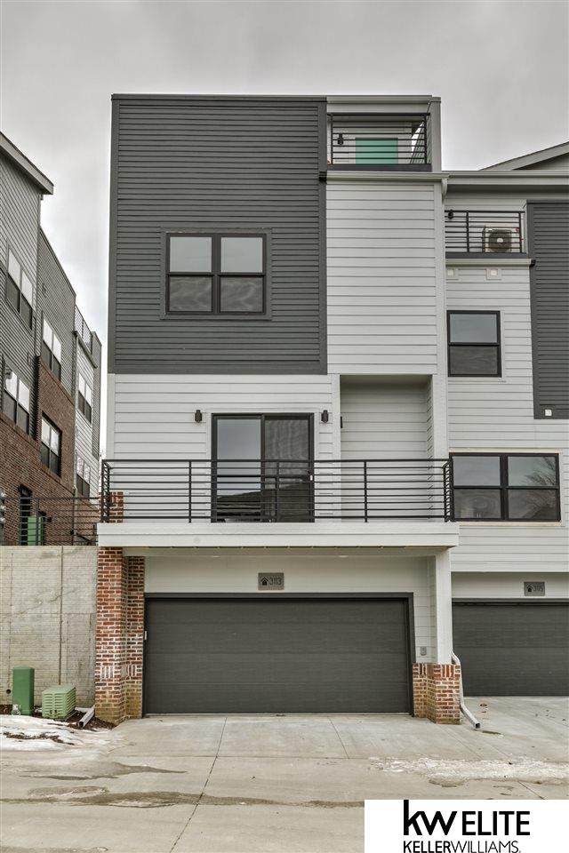 3111 Mayberry Plaza - Photo 1