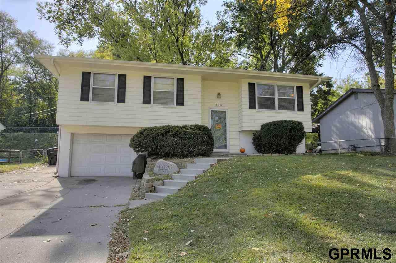 136 Debra Avenue - Photo 1