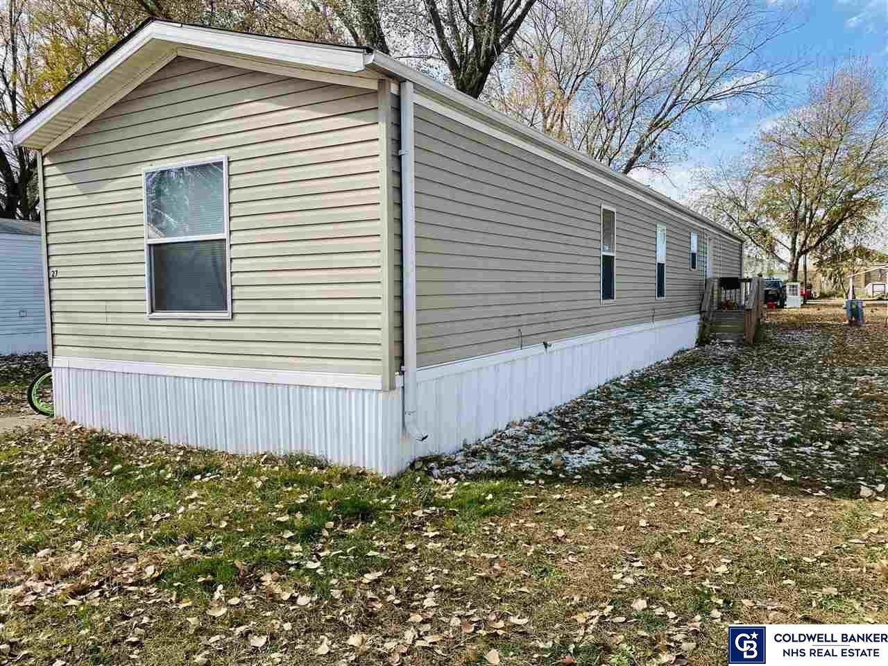 27 York Mobile Plaza - Photo 1