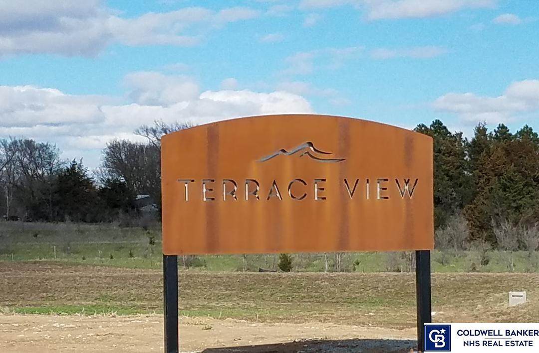 711 Terrace View Drive - Photo 1