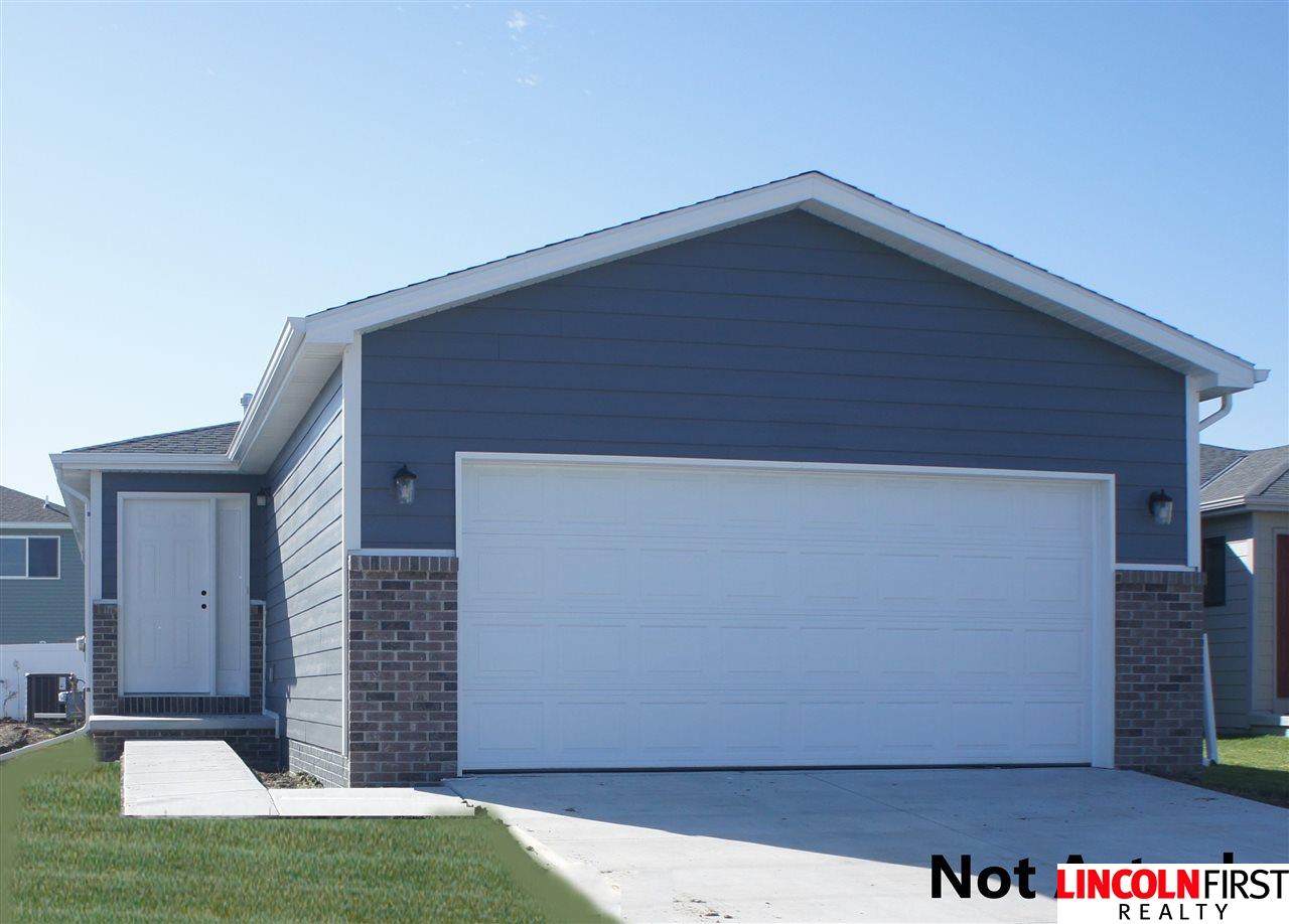 1543 29th Street - Photo 1