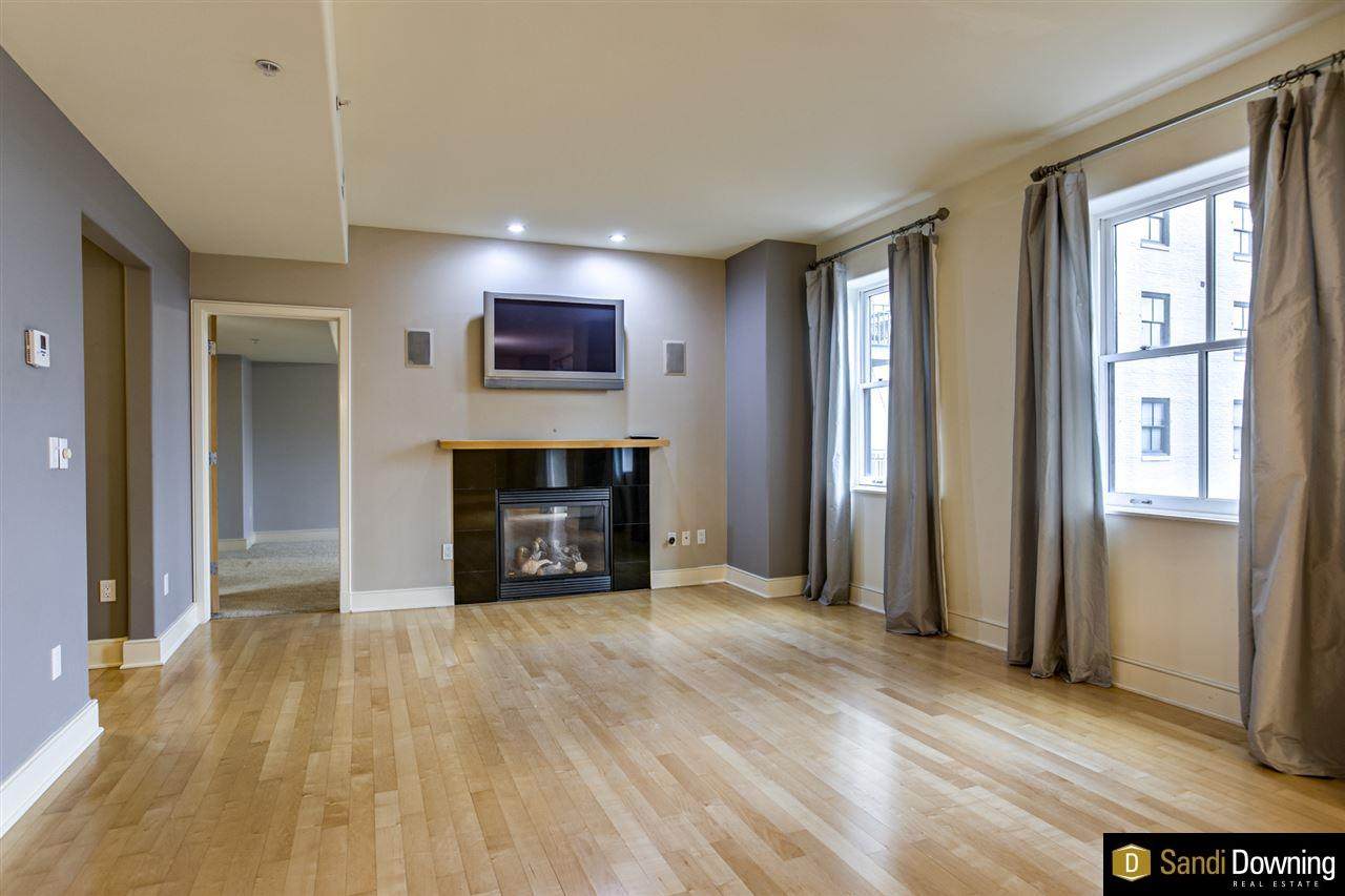 1403 Farnam Street - Photo 1