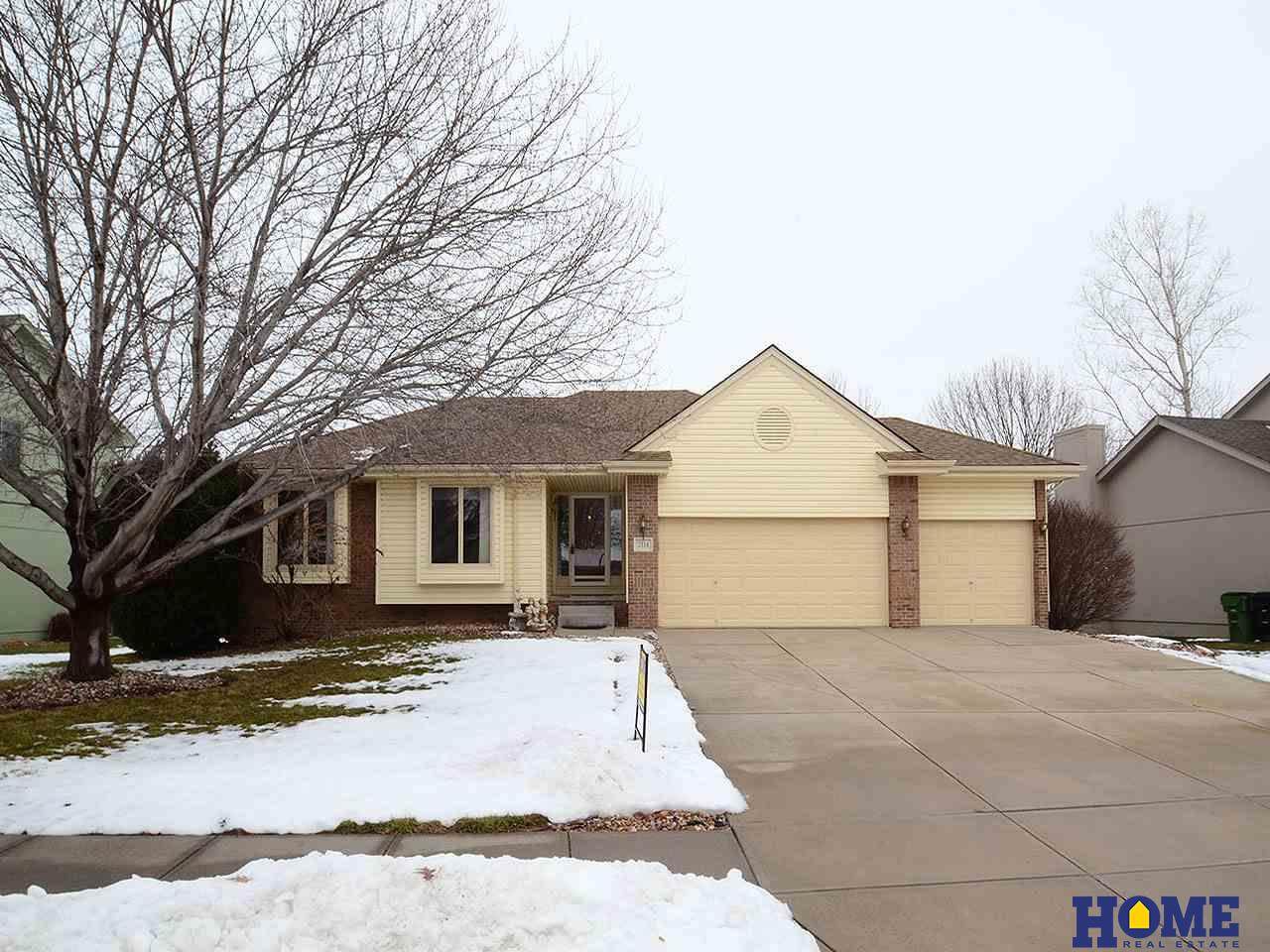 2114 John Street - Photo 1