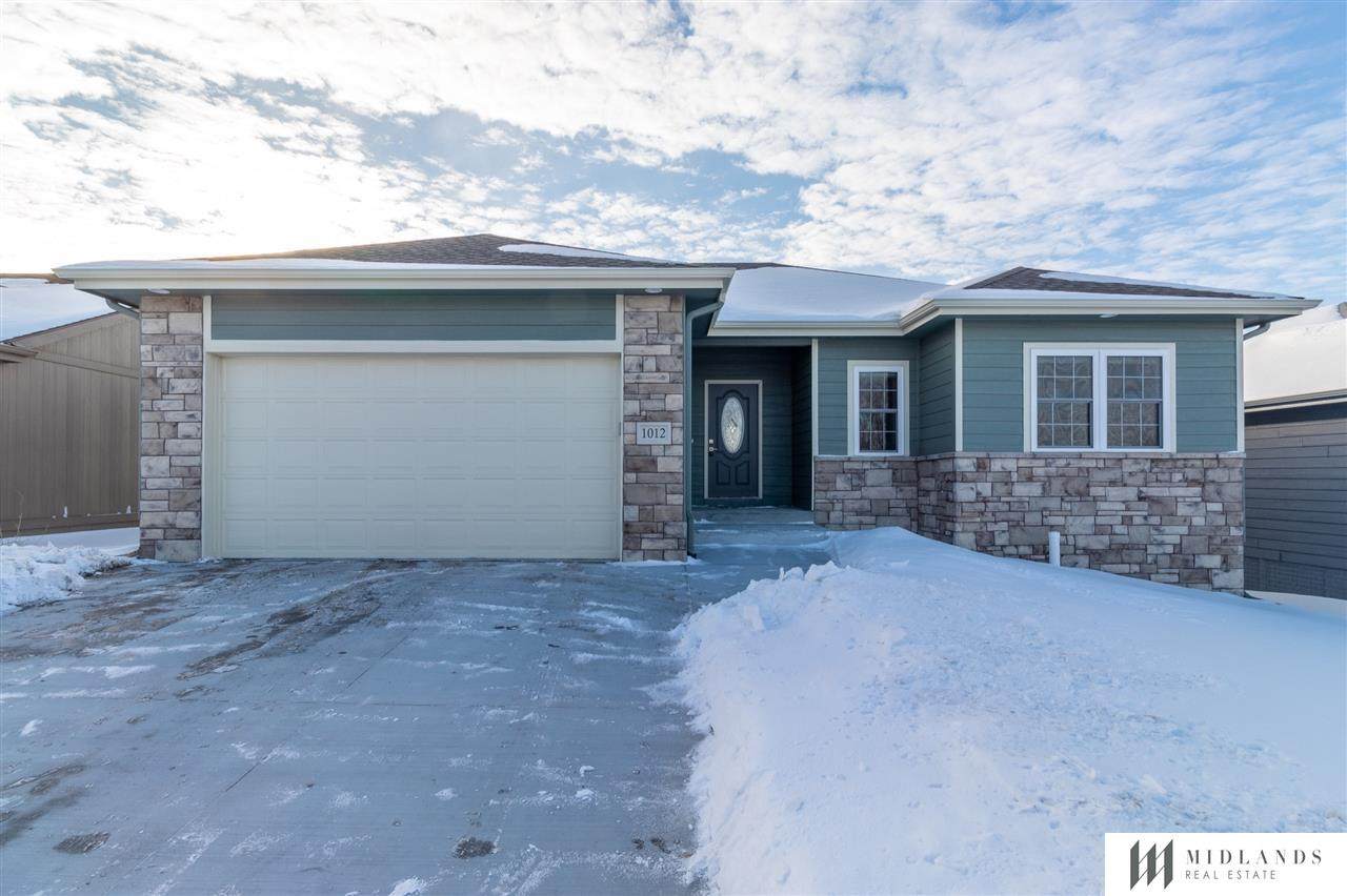 1012 Meadow Drive - Photo 1