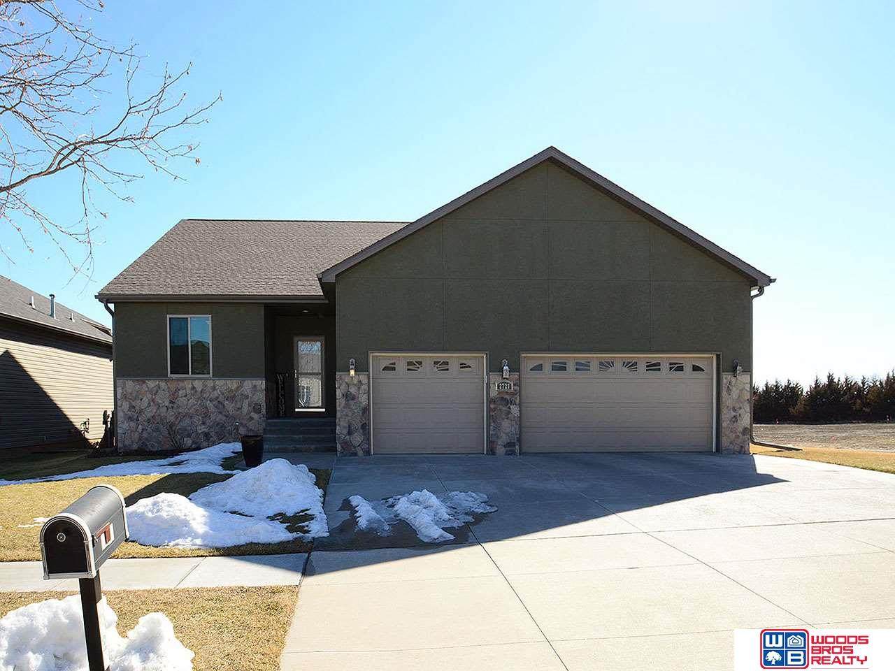2727 Shadowbrook Drive - Photo 1