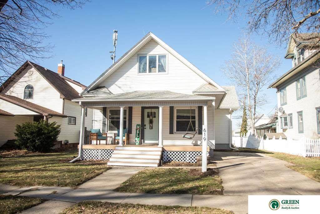 619 Iowa Avenue - Photo 1