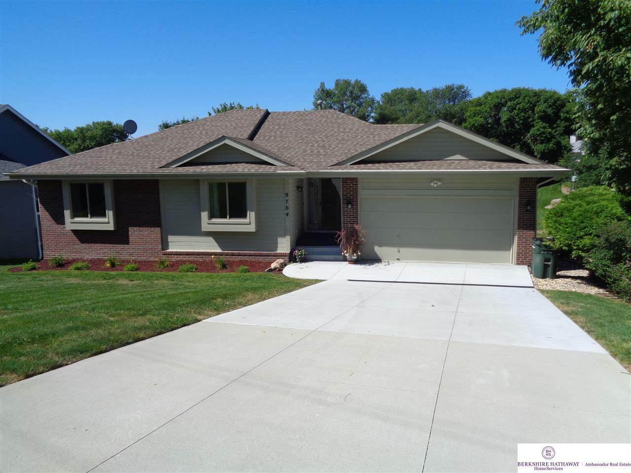 9704 Clubhouse Circle - Photo 1