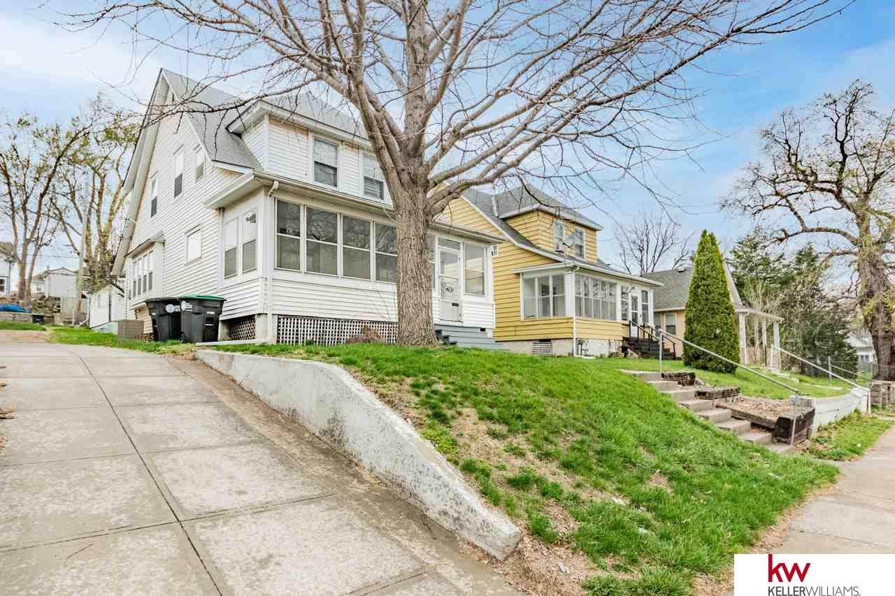 1520 25th Street - Photo 1