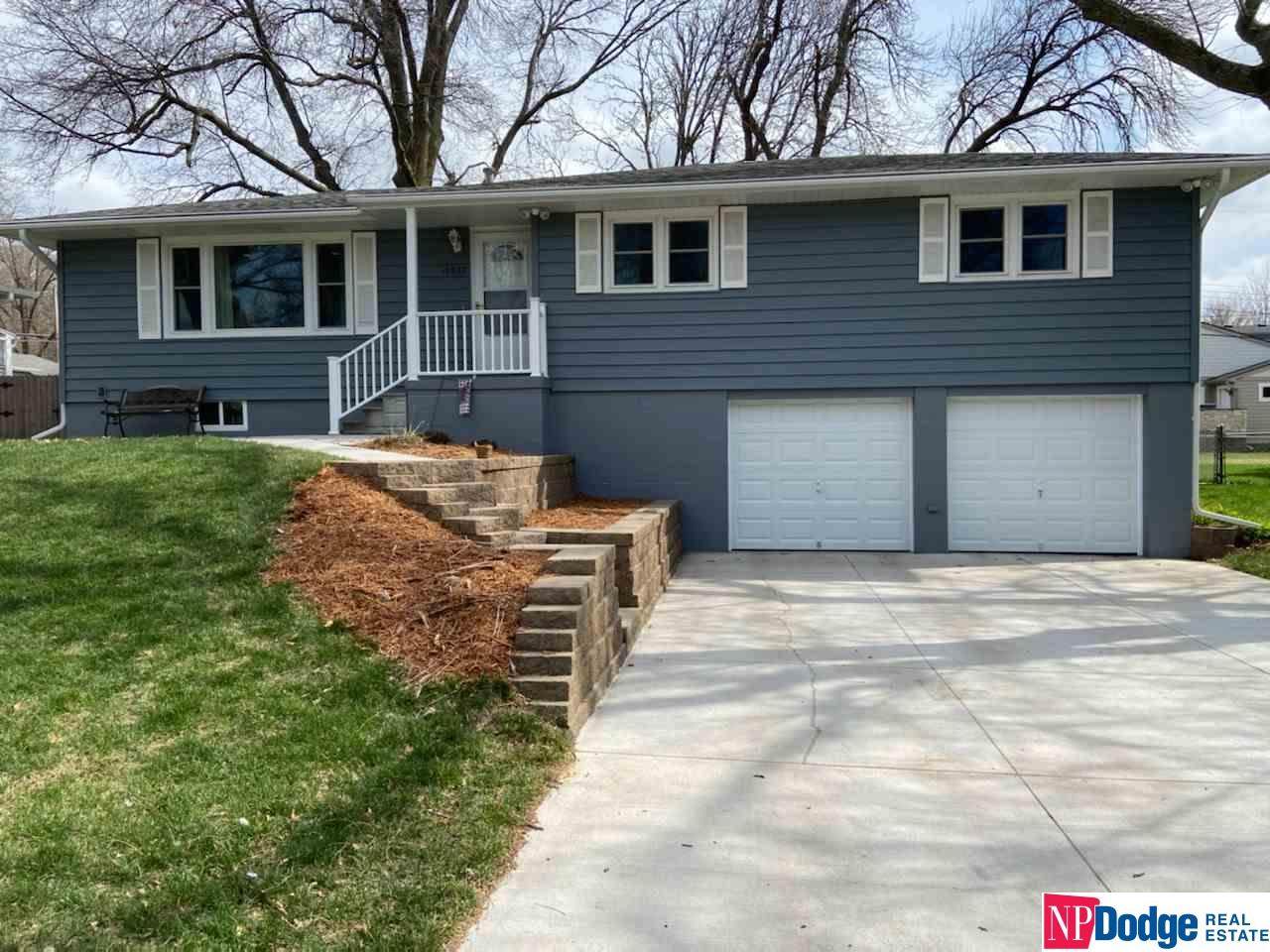 10933 Olin Avenue - Photo 1