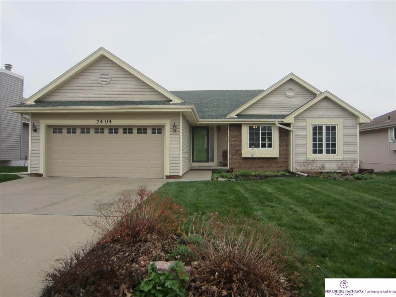 7404 85th Street - Photo 1
