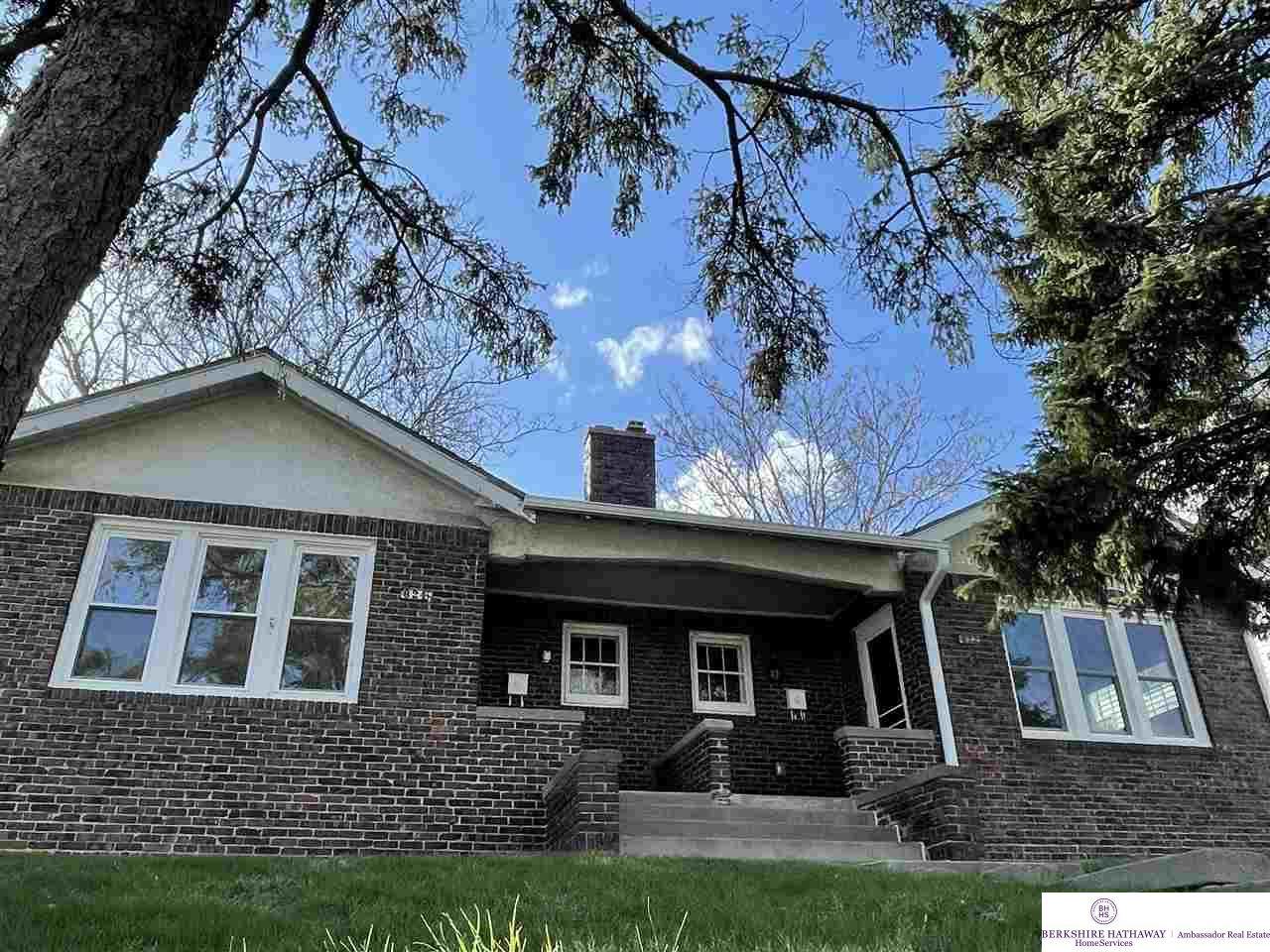 822-824 50 Street - Photo 1
