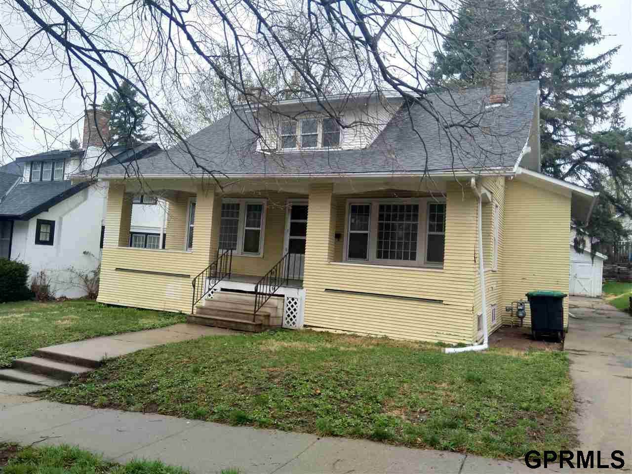 5006 Burt Street - Photo 1