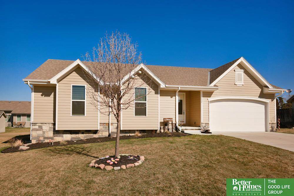 230 Tomahawk Circle - Photo 1