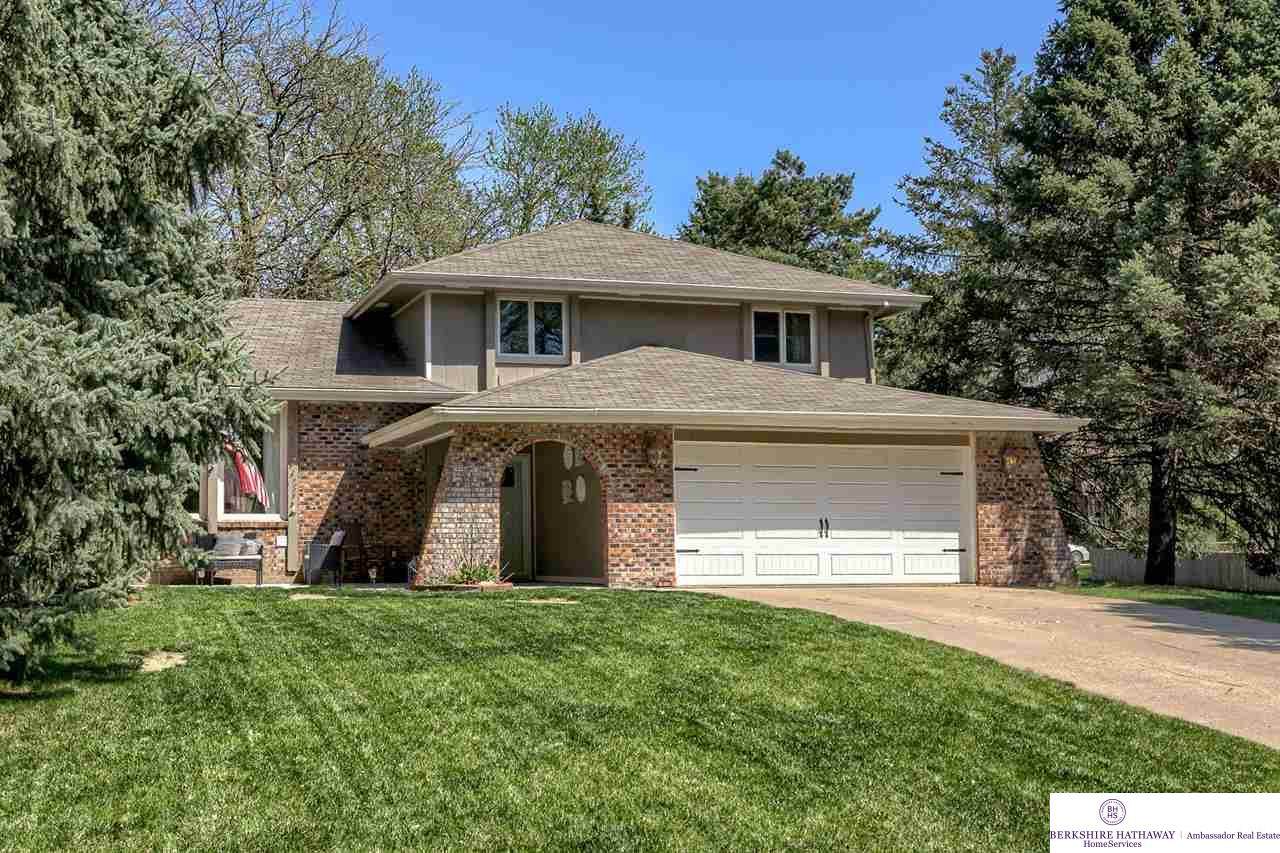 923 216 Street - Photo 1
