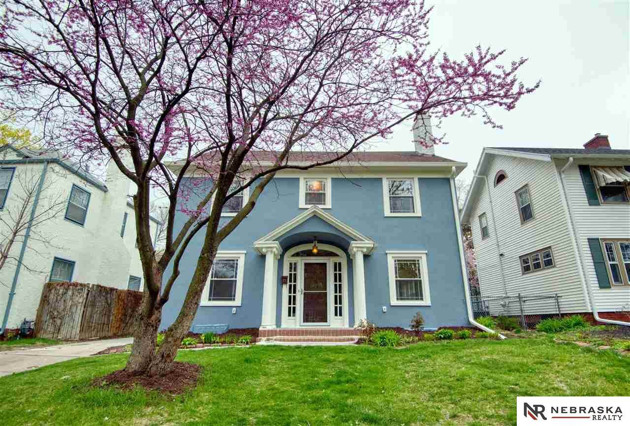 311 52nd Street - Photo 1