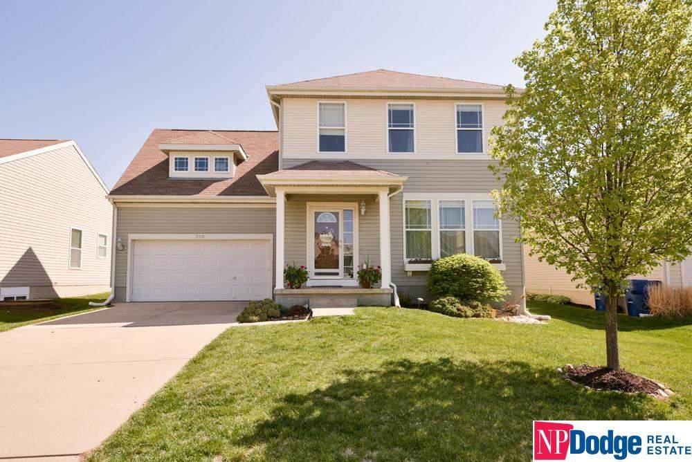 7911 152 Avenue - Photo 1
