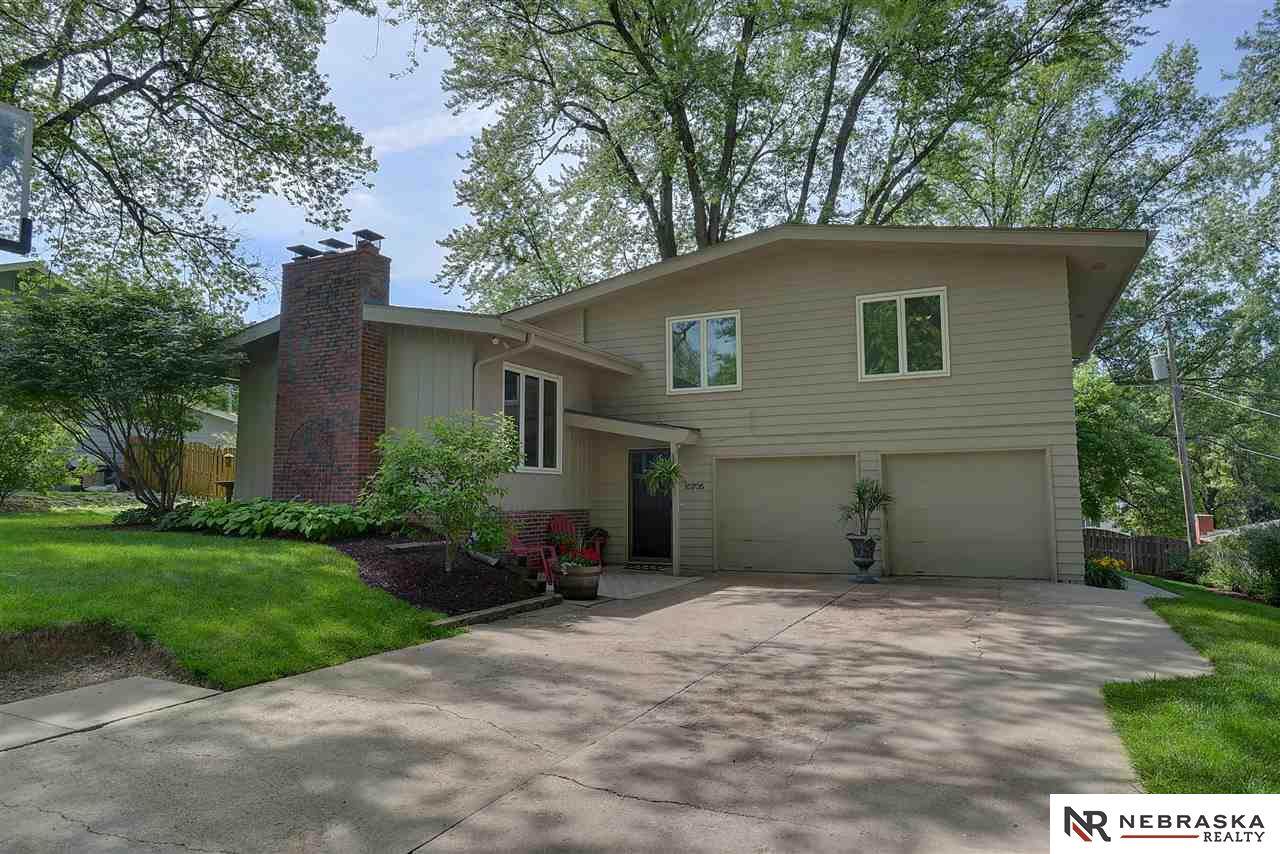 10705 Valley Street - Photo 1