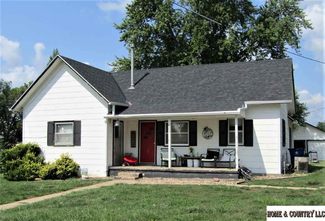 823 Maple Street - Photo 1