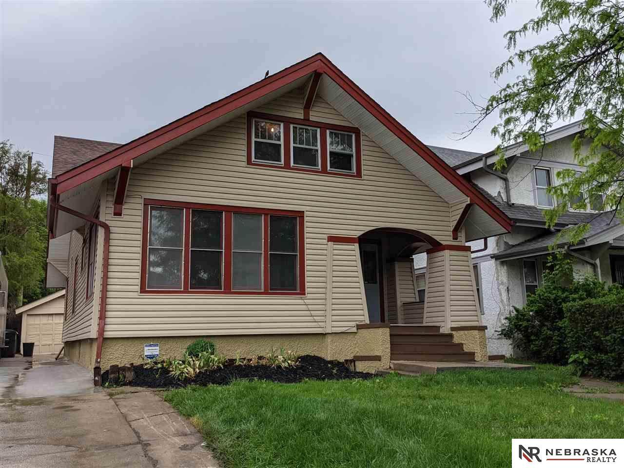 2862 Newport Avenue - Photo 1