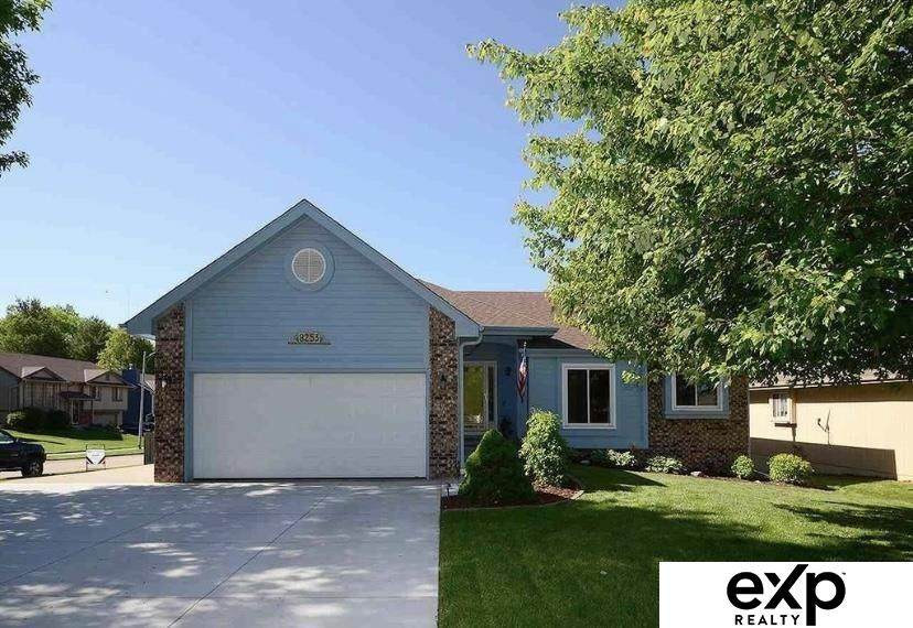8253 Weber Street - Photo 1