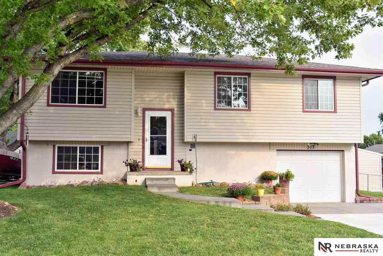 317 8TH Street - Photo 1