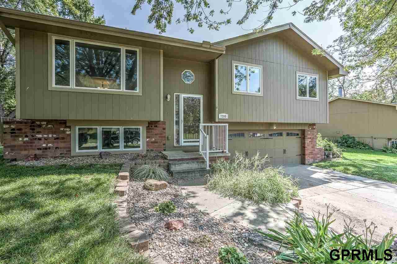 7205 75 Avenue - Photo 1