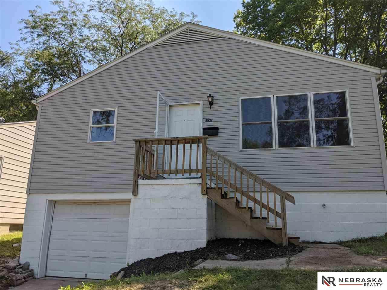 5537 33 Avenue - Photo 1