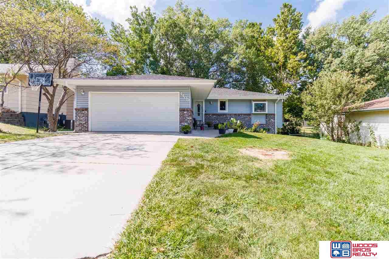 4400 Hallcliffe Road - Photo 1