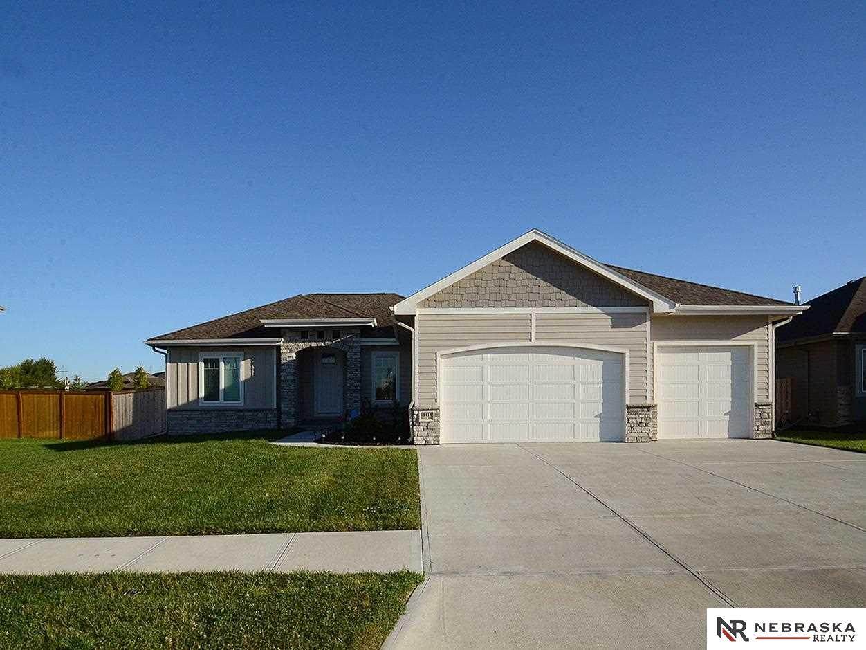 18416 Patrick Avenue - Photo 1
