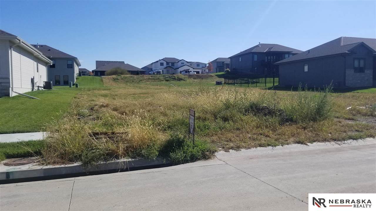 10009 187th Avenue - Photo 1