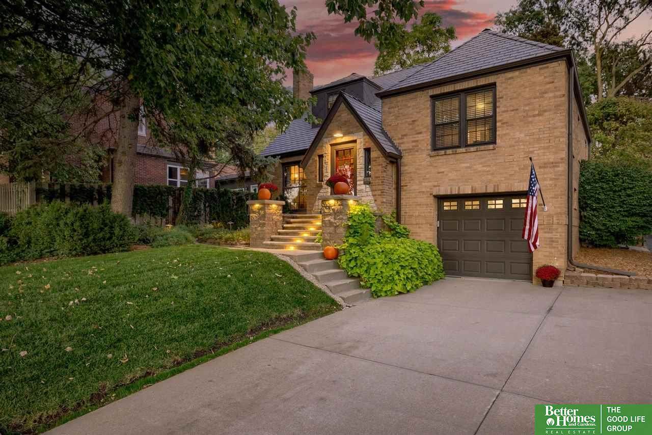 2415 51 Street - Photo 1