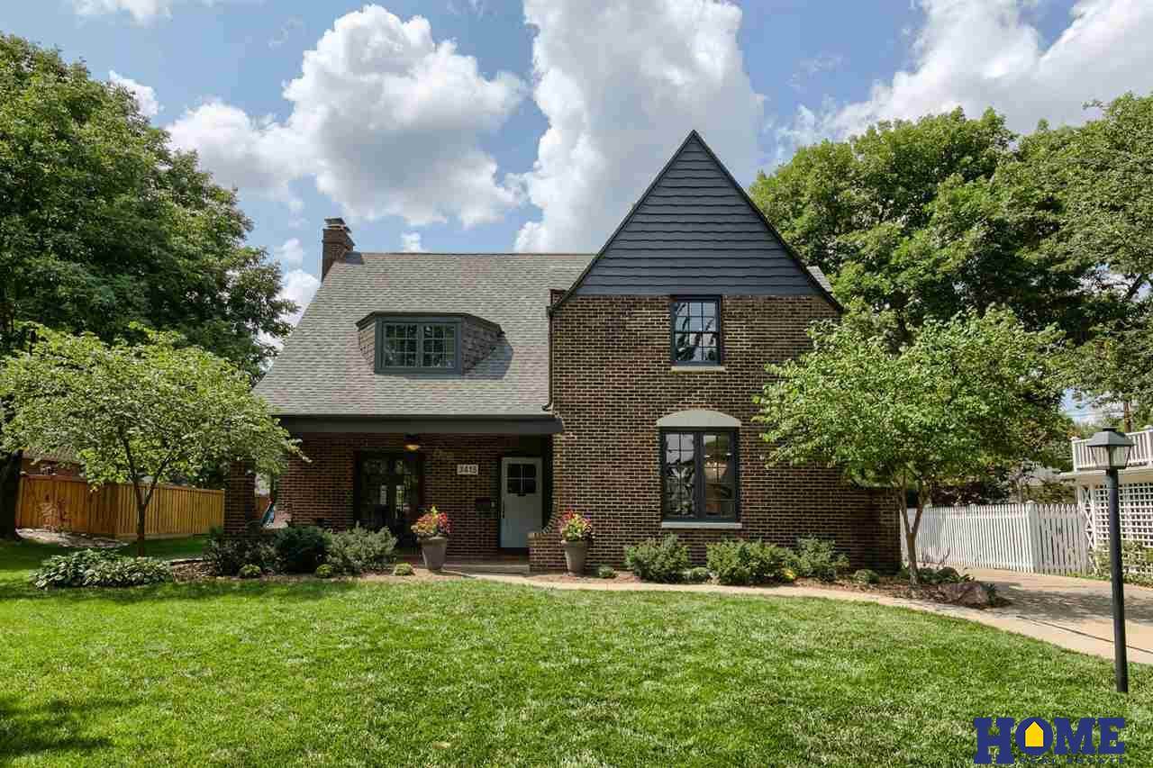 3415 Pershing Road - Photo 1