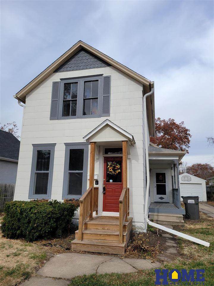 1736 Sumner Street - Photo 1