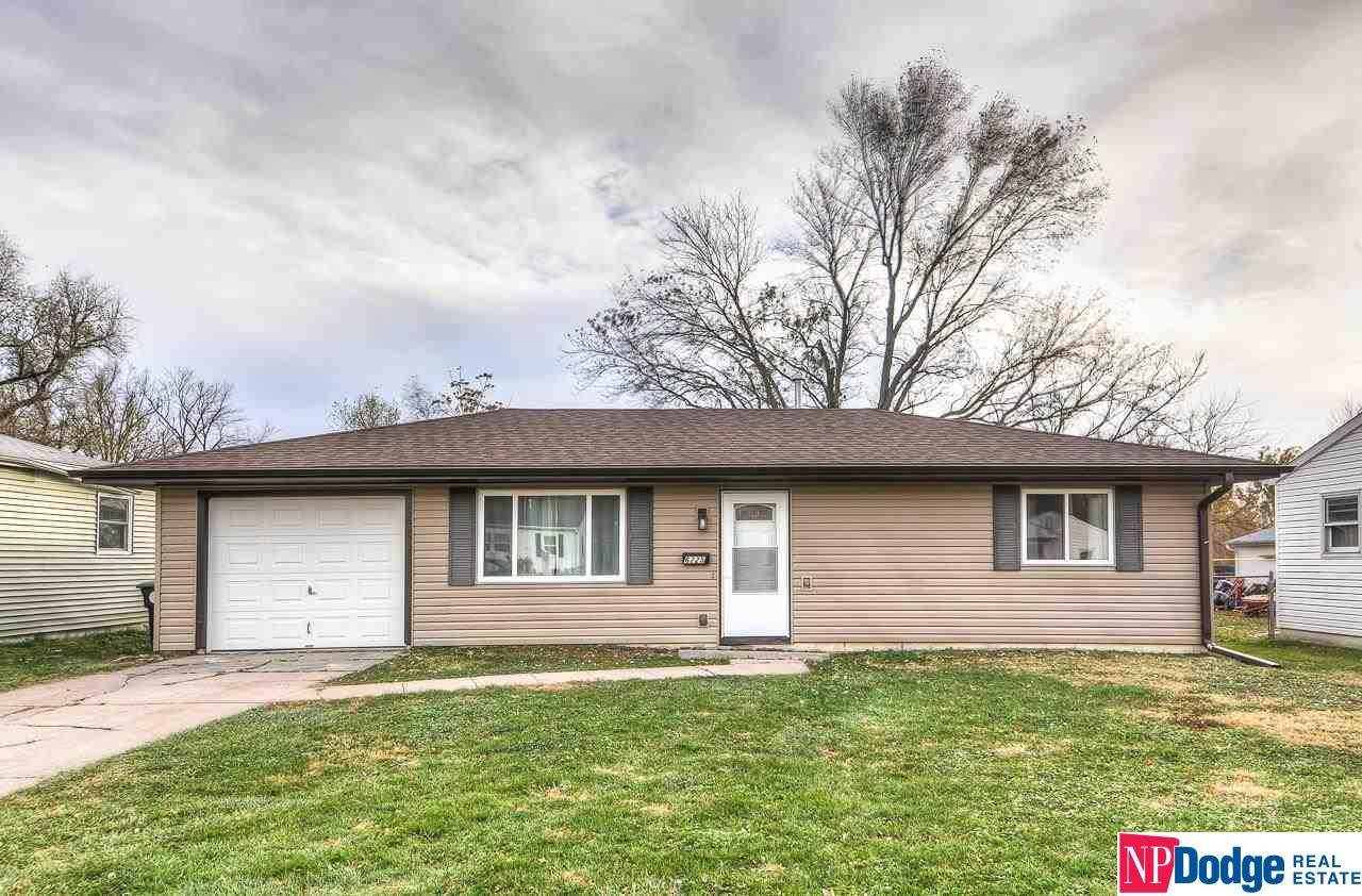 6225 Buckingham Avenue - Photo 1