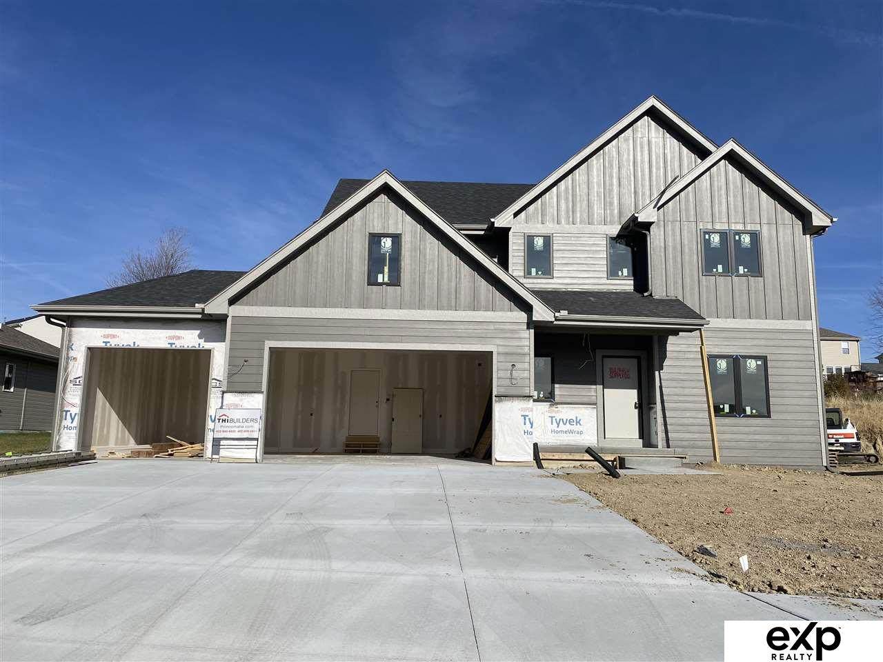616 Brentwood Drive - Photo 1